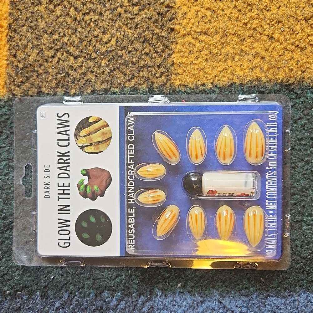 Glow in the Dark Claws ☆ Reusable ☆ CLAWS ☆ Halloween, Dress- up, Cos play ☆ New
